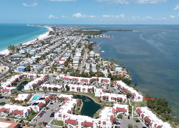 Beach And Bay Getaway